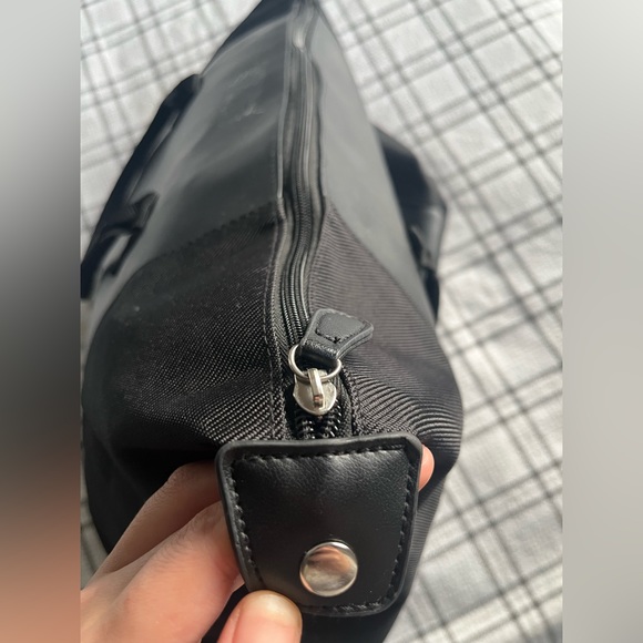 Vince Camuto leather duffle overnight travel bag Unisex - Picture 6 of 9